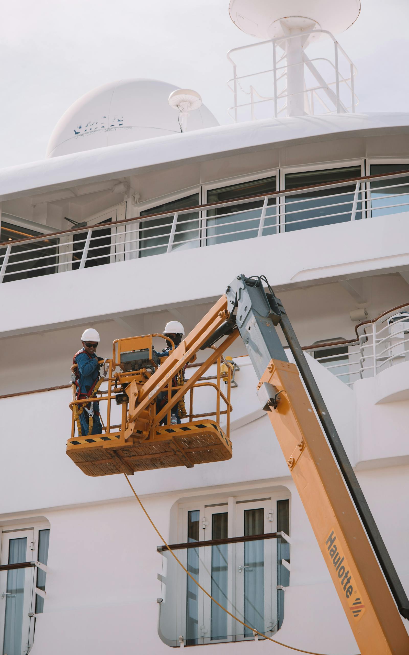 Haulotte HA43 RTJ — 43 m Eklemli Platform